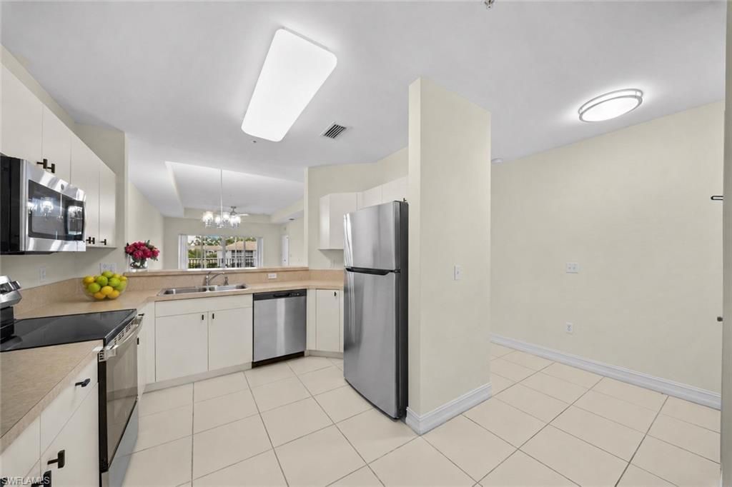 7804 Regal Heron Cir, Unit 304, Naples, FL 34104 Photo