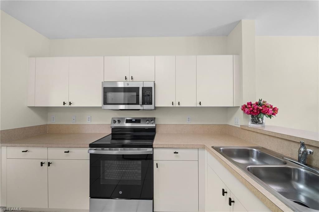 7804 Regal Heron Cir, Unit 304, Naples, FL 34104 Photo
