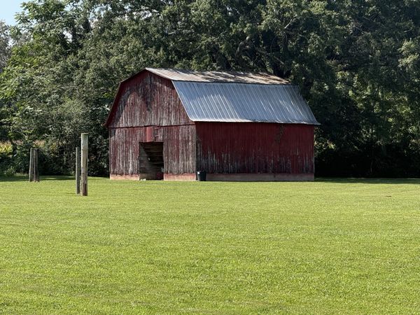 323 Old McMinnville Hwy , Manchester, TN 37355