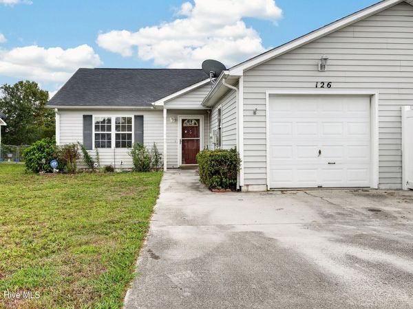 126 Charlton Road , Hubert, NC 28539