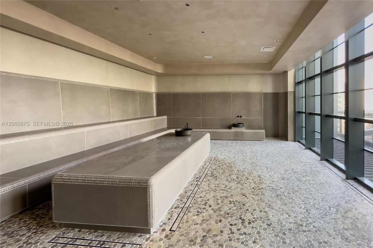 159 NE 6th St , Unit 3413, Miami, FL 33132 Photo