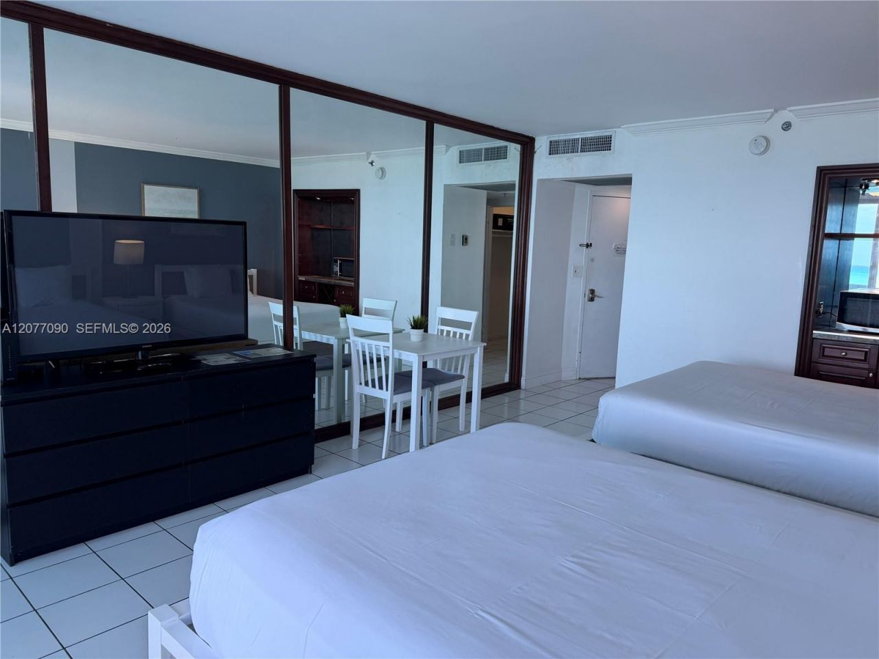 5445 Collins Ave, Unit 729, Miami Beach, FL 33140 Photo