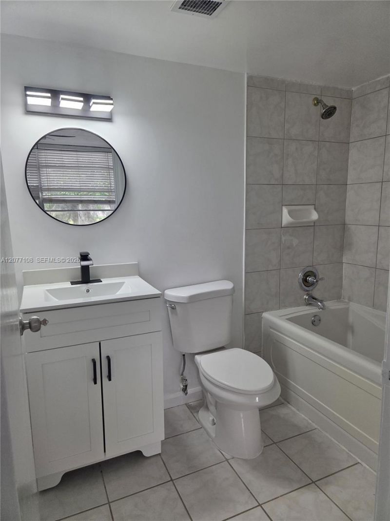1020 NW 80th Ave , Unit 203, Margate, FL 33063 Photo