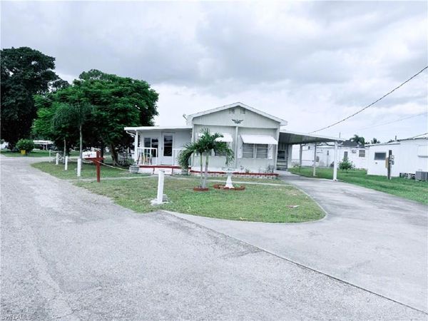 123 Flame LN , NORTH FORT MYERS, FL 33917