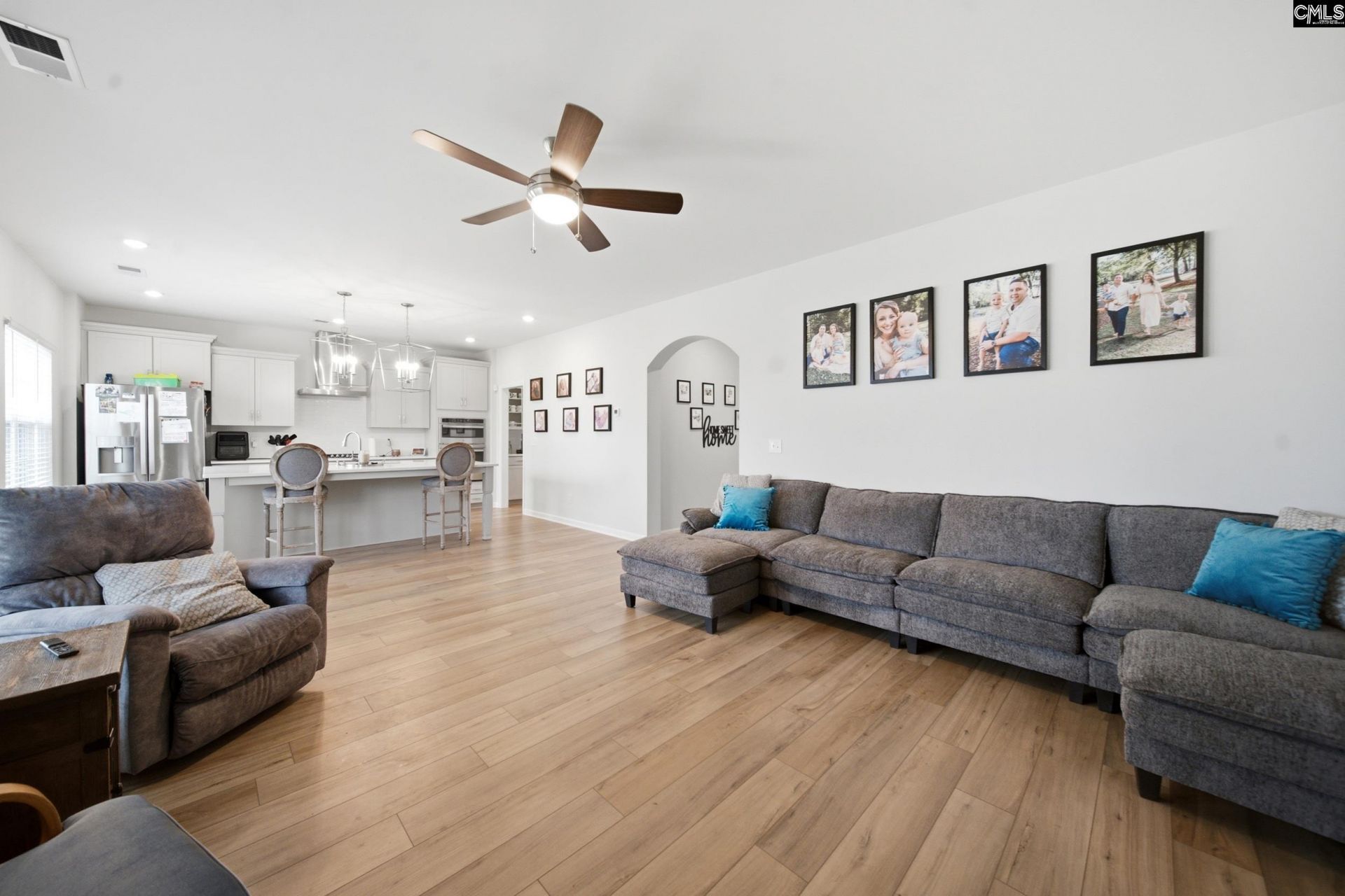 2818 Lugard Road  Photo 14