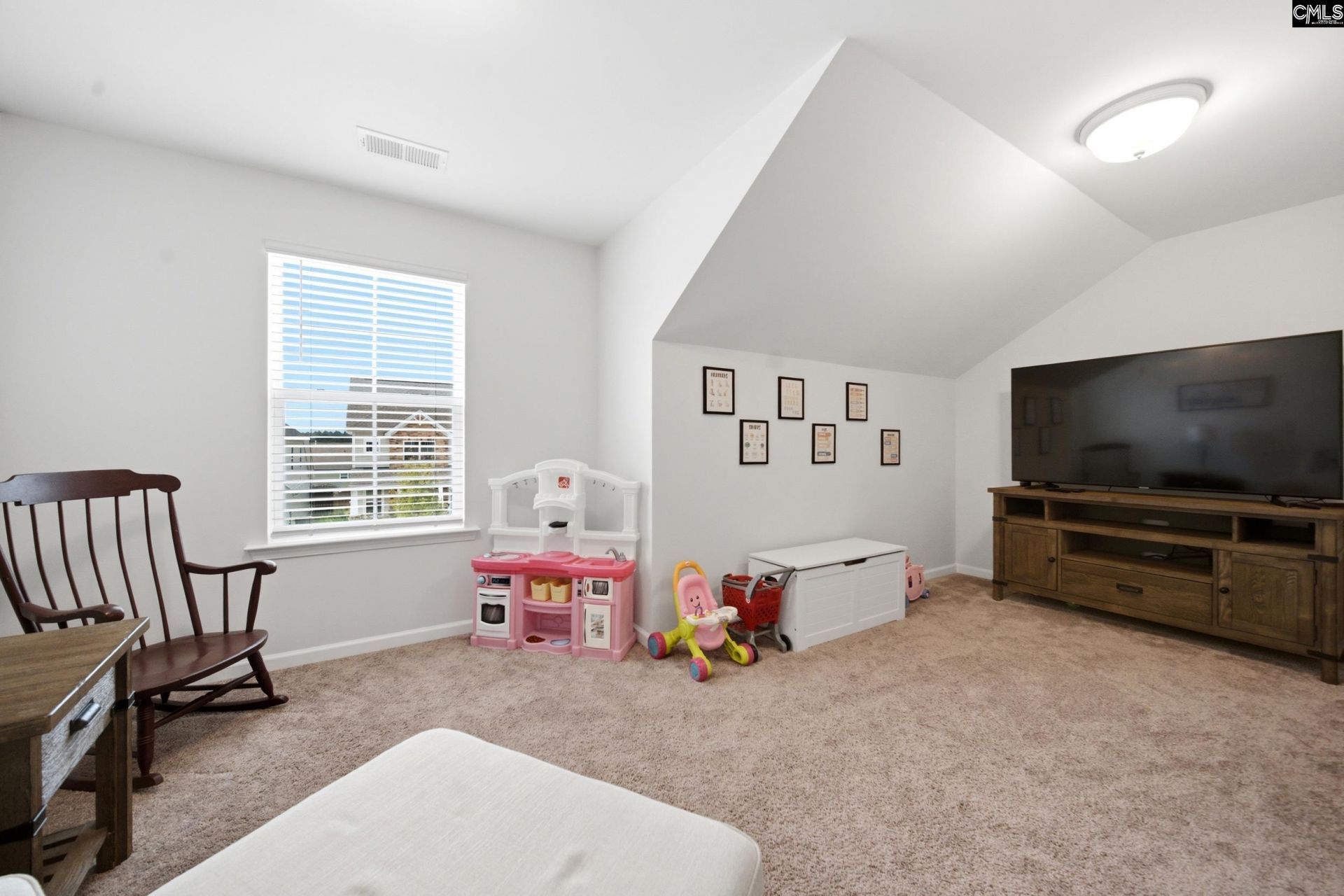 2818 Lugard Road  Photo 18