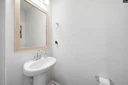 2818 Lugard Road  photo 4