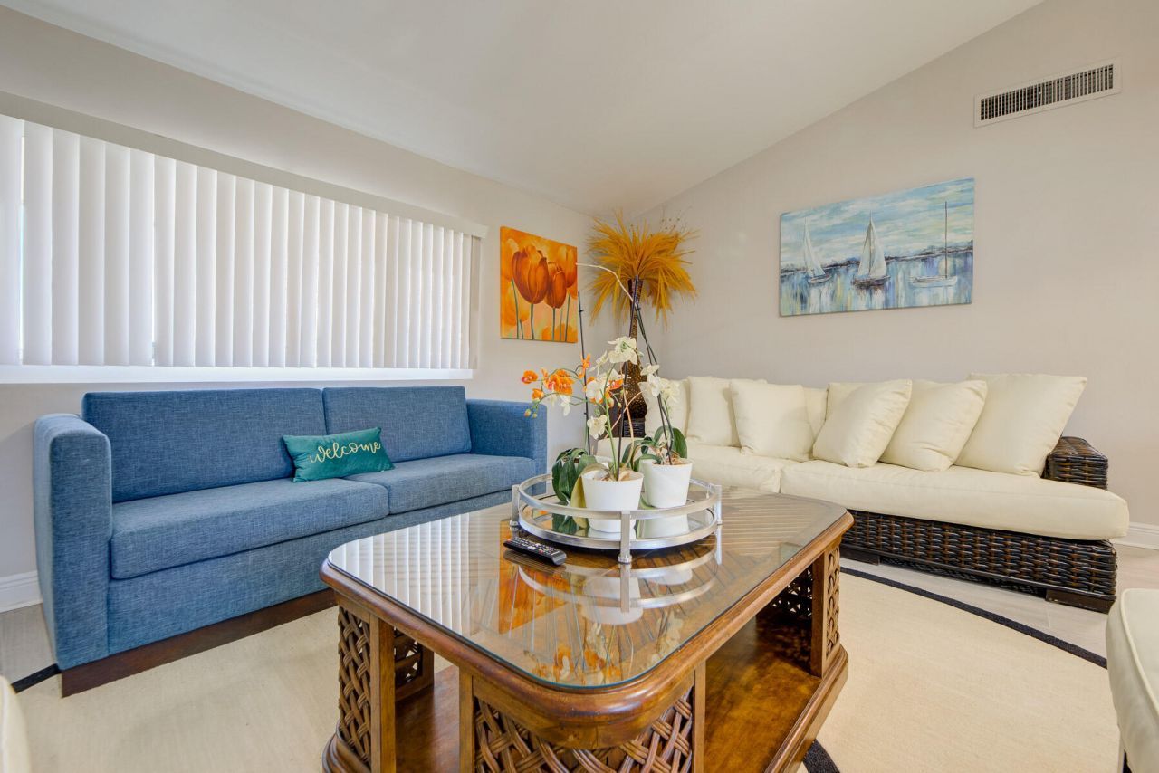 902 Palm Avenue, Unit 3, Boca Raton, FL 33432 Photo