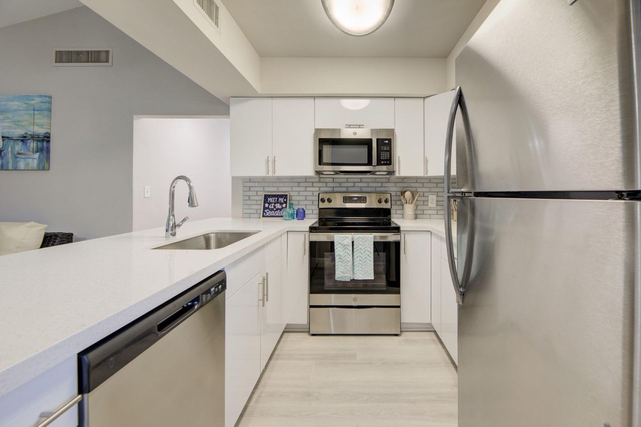 902 Palm Avenue, Unit 3, Boca Raton, FL 33432 Photo