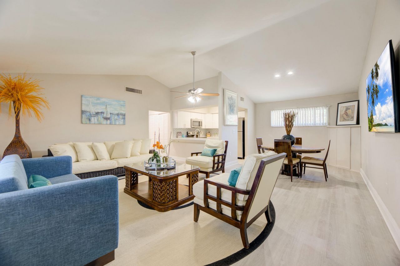902 Palm Avenue, Unit 3, Boca Raton, FL 33432 Photo