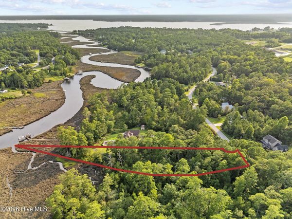 276 White Oak Bluff Road , Stella, NC 28582