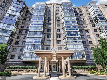 19385 CYPRESS RIDGE TERRACE, Unit 520, LEESBURG, VA 20176