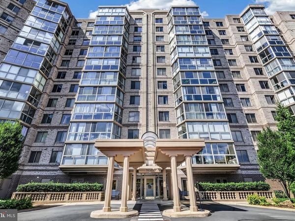 19385 CYPRESS RIDGE TERRACE, Unit 520, LEESBURG, VA 20176