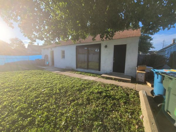 937 Montgomery Avenue, Aurora, IL 60506