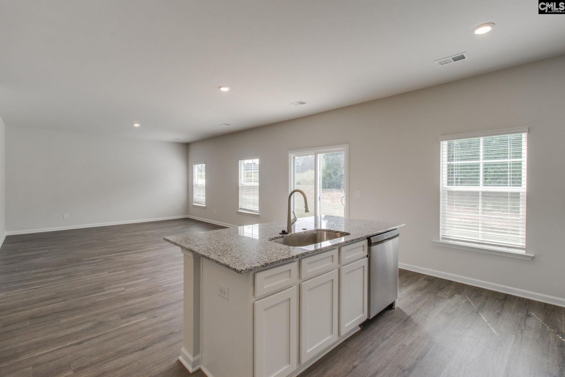 547 Cromer Road Photo 13