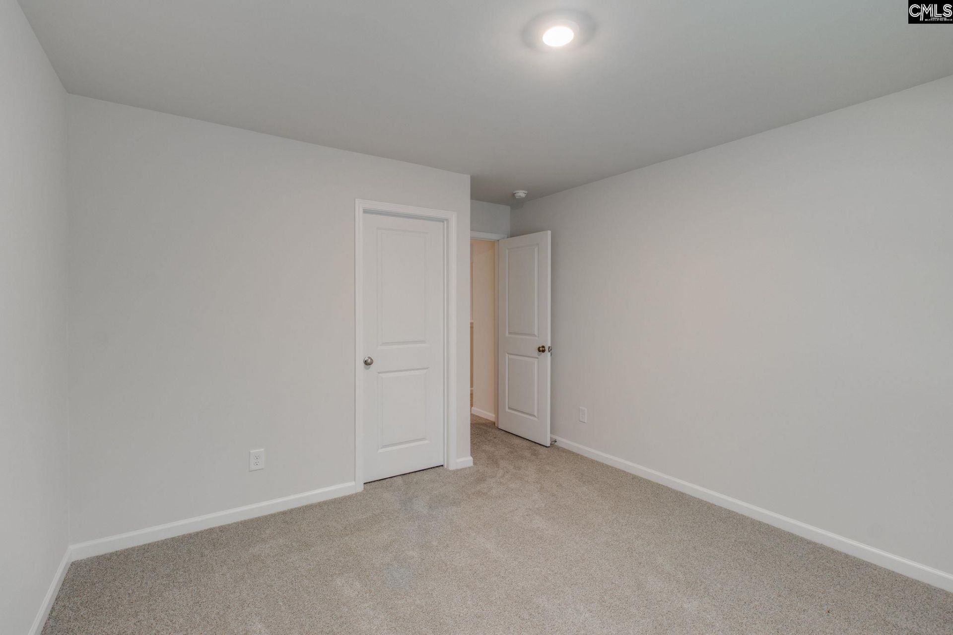 547 Cromer Road Photo 23