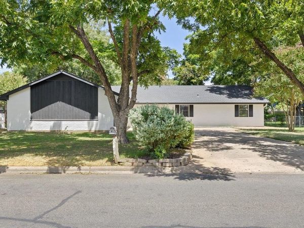 336 Columbine ST, Meadowlakes, TX 78654