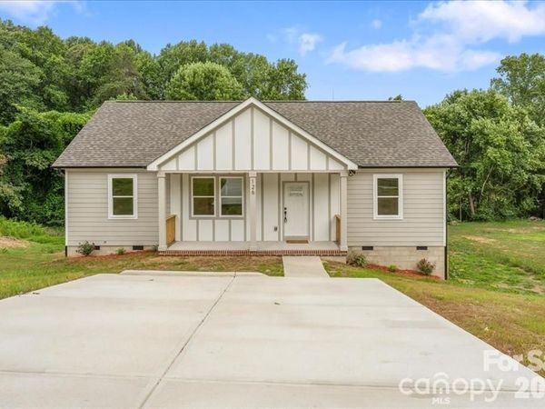 126 Aspen Street , Yadkinville, NC 27055