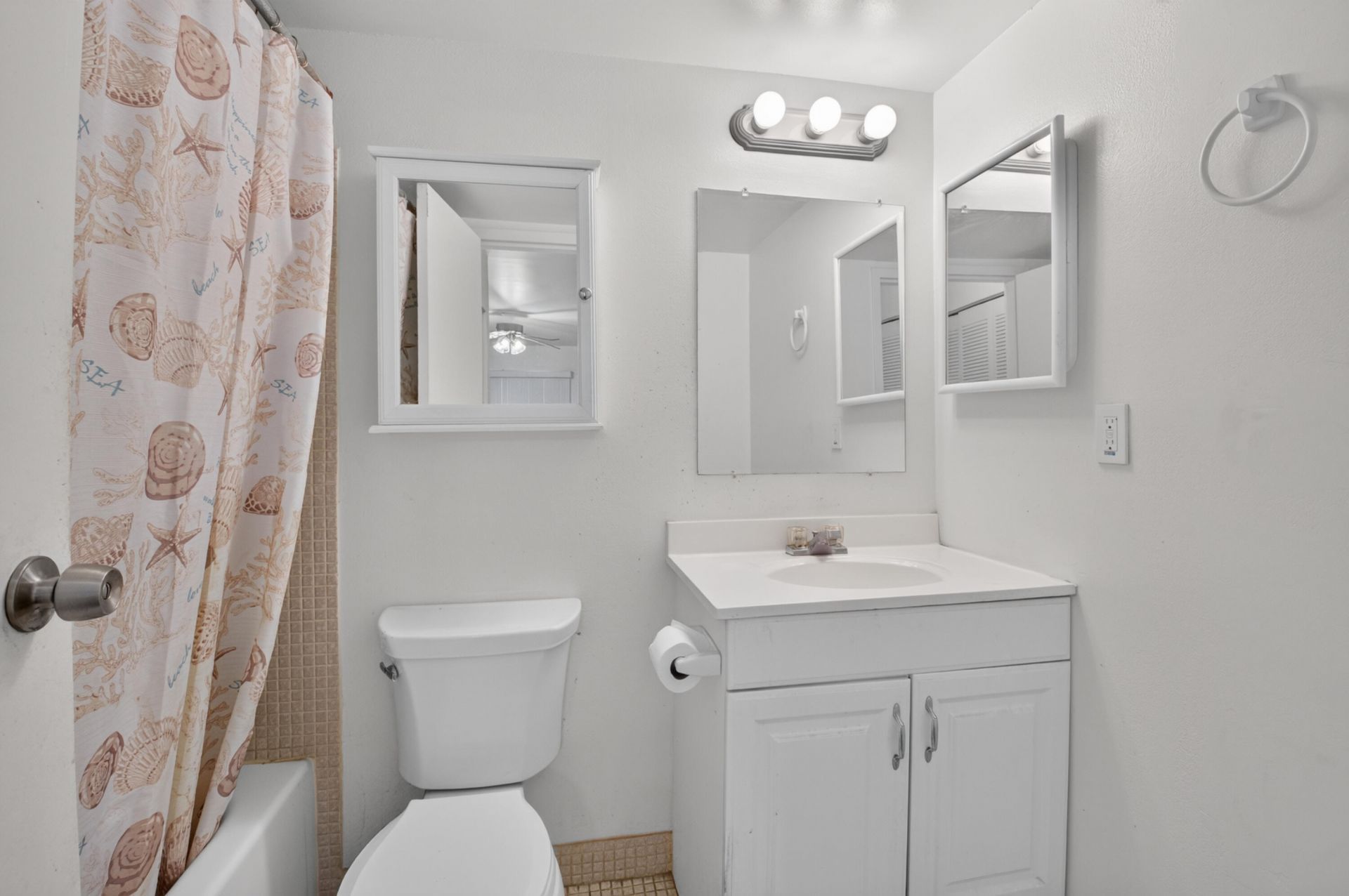 2 Abbey Lane, Unit 205, Delray Beach, FL 33446 Photo