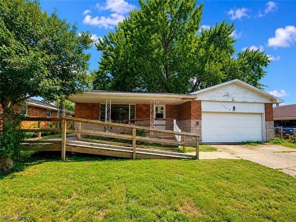 1809 Rockland Avenue , Belpre, OH 45714