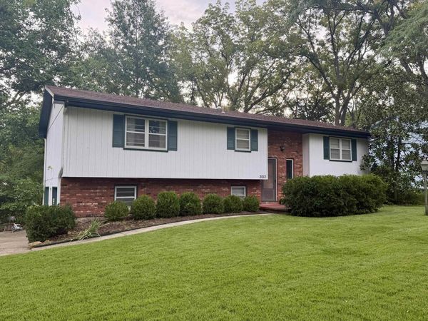 3012 Topeka Lane, Lawrence, KS 66047