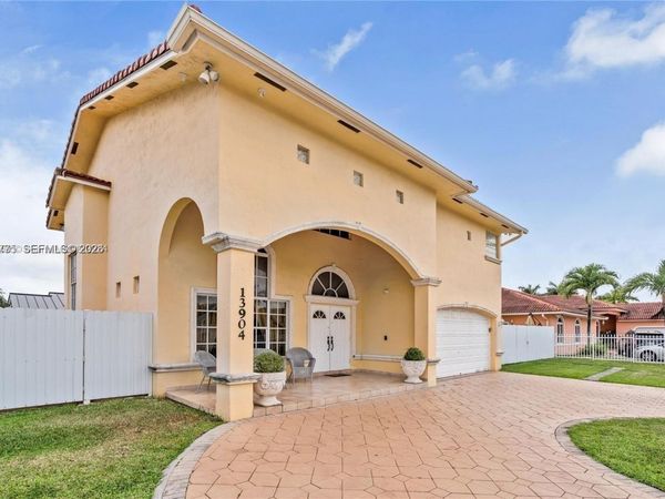 13904 SW 18th Ter , Miami, FL 33175