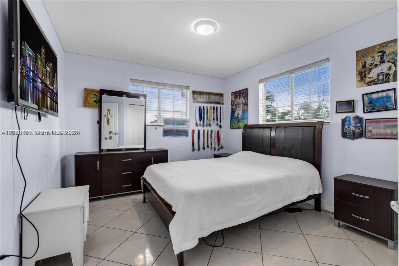 13904 SW 18th Ter, Miami, FL 33175 Photo