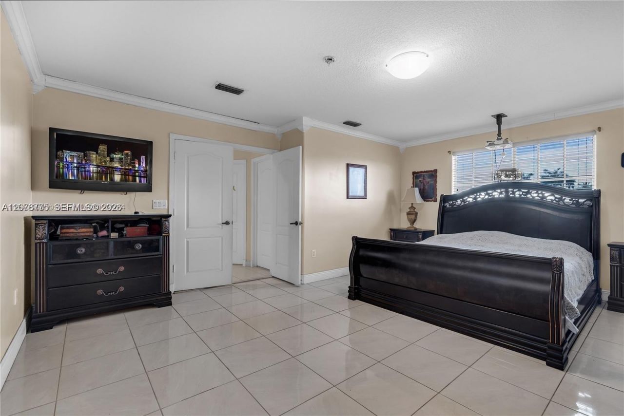 13904 SW 18th Ter, Miami, FL 33175 Photo