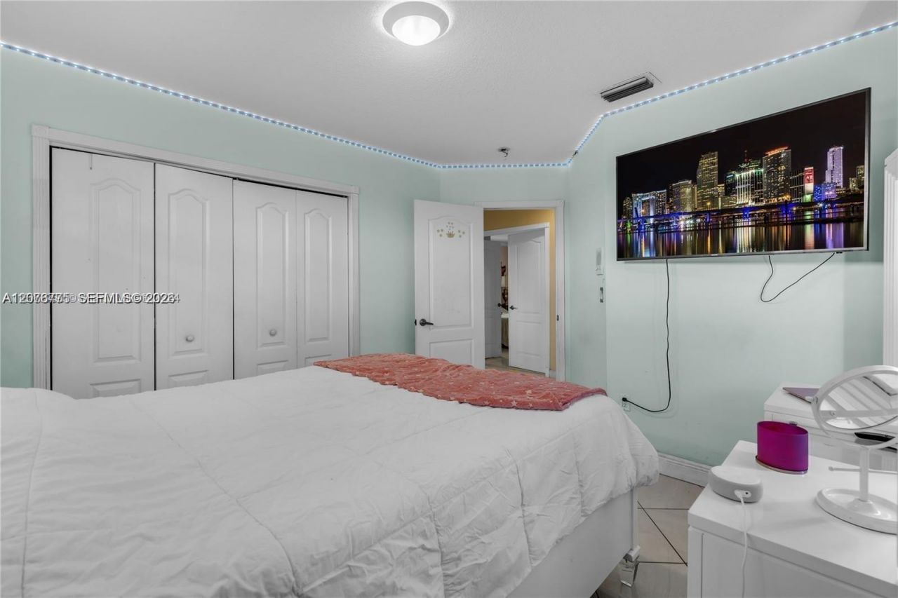 13904 SW 18th Ter, Miami, FL 33175 Photo
