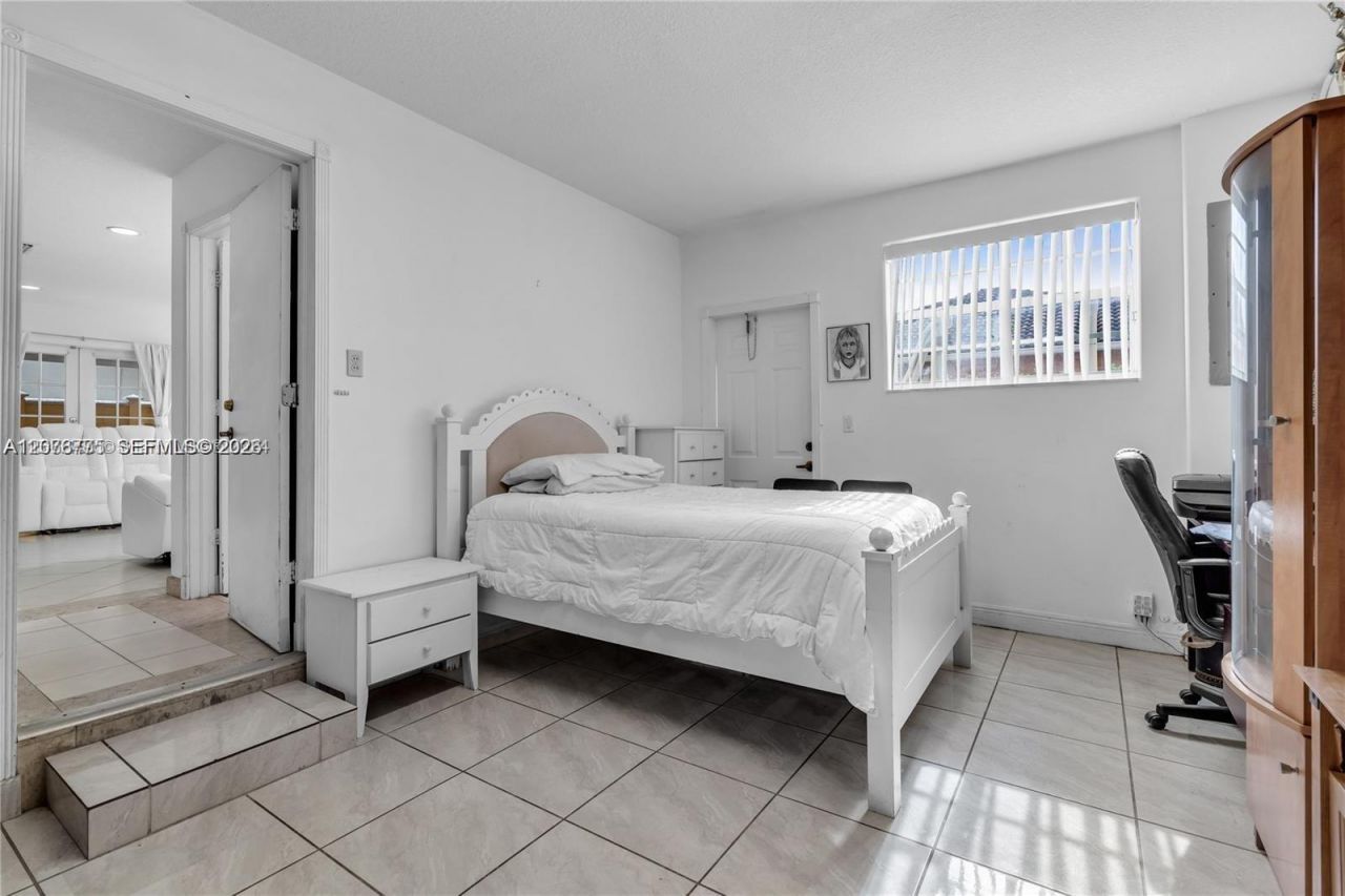 13904 SW 18th Ter, Miami, FL 33175 Photo
