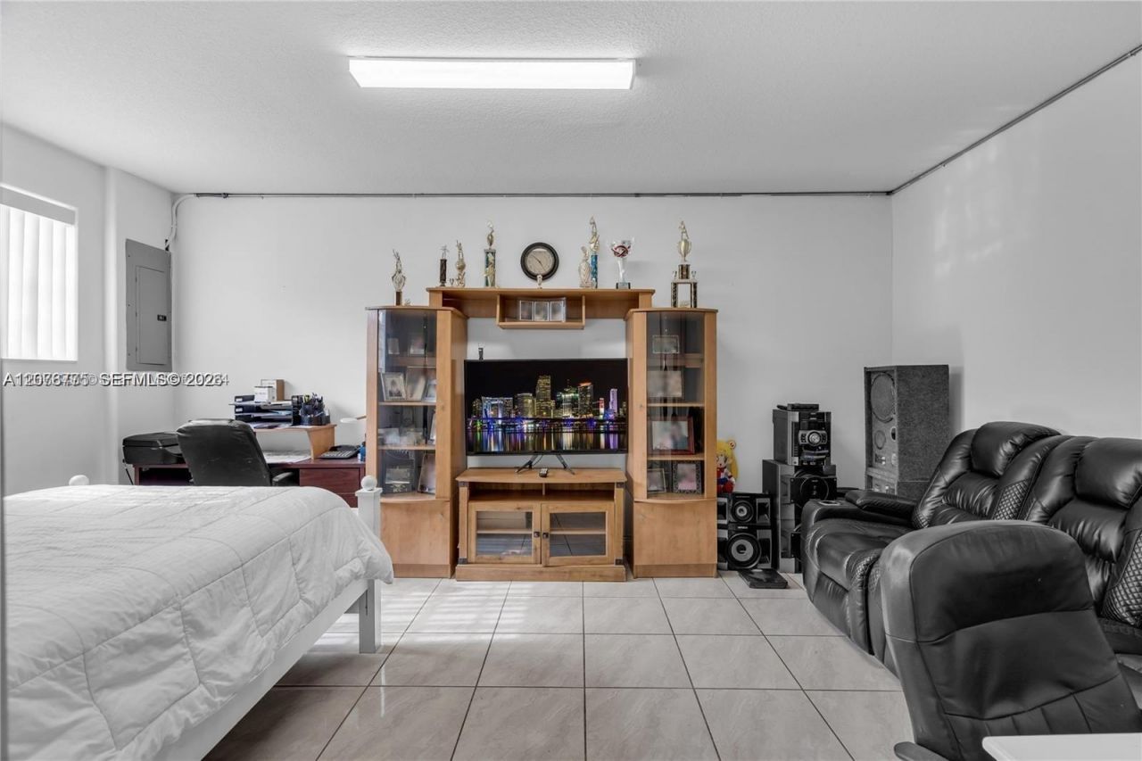 13904 SW 18th Ter, Miami, FL 33175 Photo