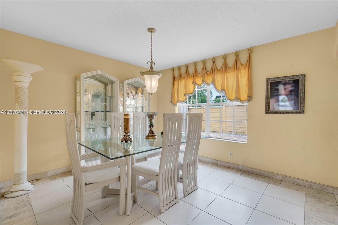 13904 SW 18th Ter, Miami, FL 33175 Photo
