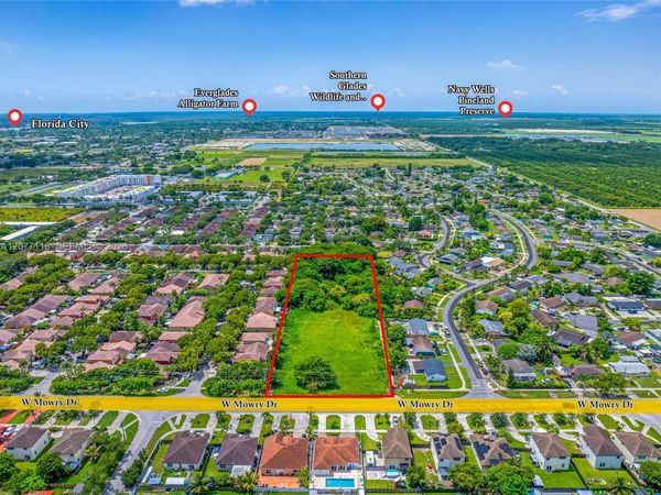 1560 W Mowry Dr , Homestead, FL 33030
