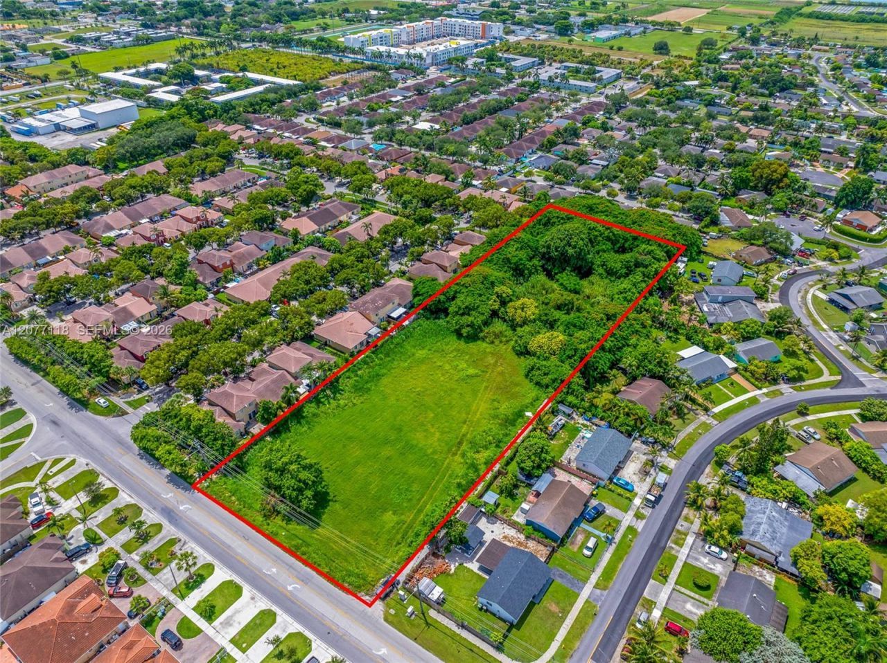 1560 W Mowry Dr , Homestead, FL 33030 Photo