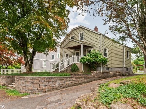 54 Chestnut Ave, Park Ridge, NJ 07656