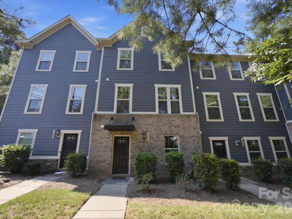 1321 Queen Lyon Court, Charlotte, NC 28205