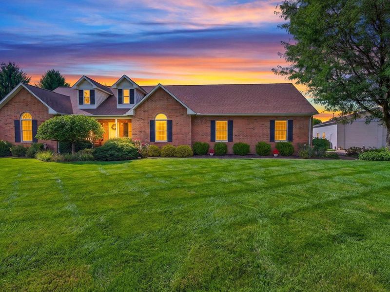 1369 Traci Lynn Court, Canal Winchester, OH 43110 Photo 2