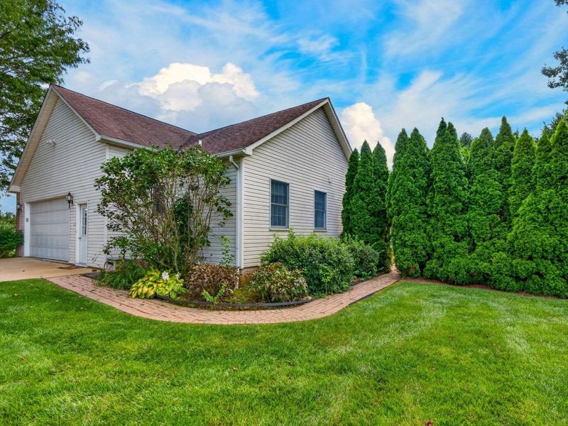 1369 Traci Lynn Court, Canal Winchester, OH 43110 Photo 6