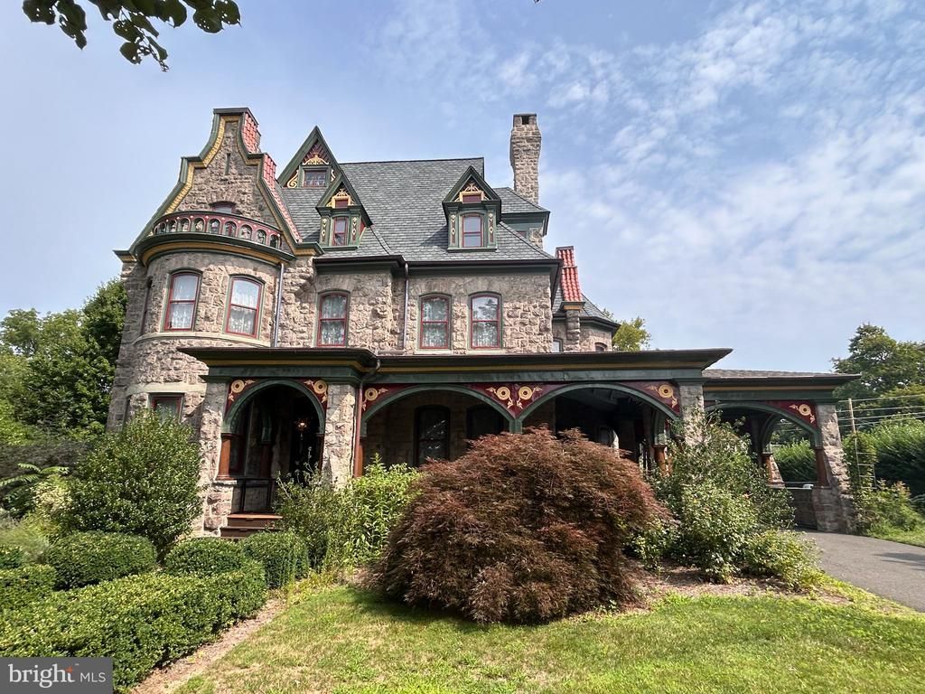 6 LINDENWOLD TERRACE , AMBLER, PA 19002