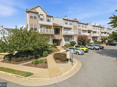 8248 CATBIRD CIRCLE, Unit 101, LORTON, VA 22079
