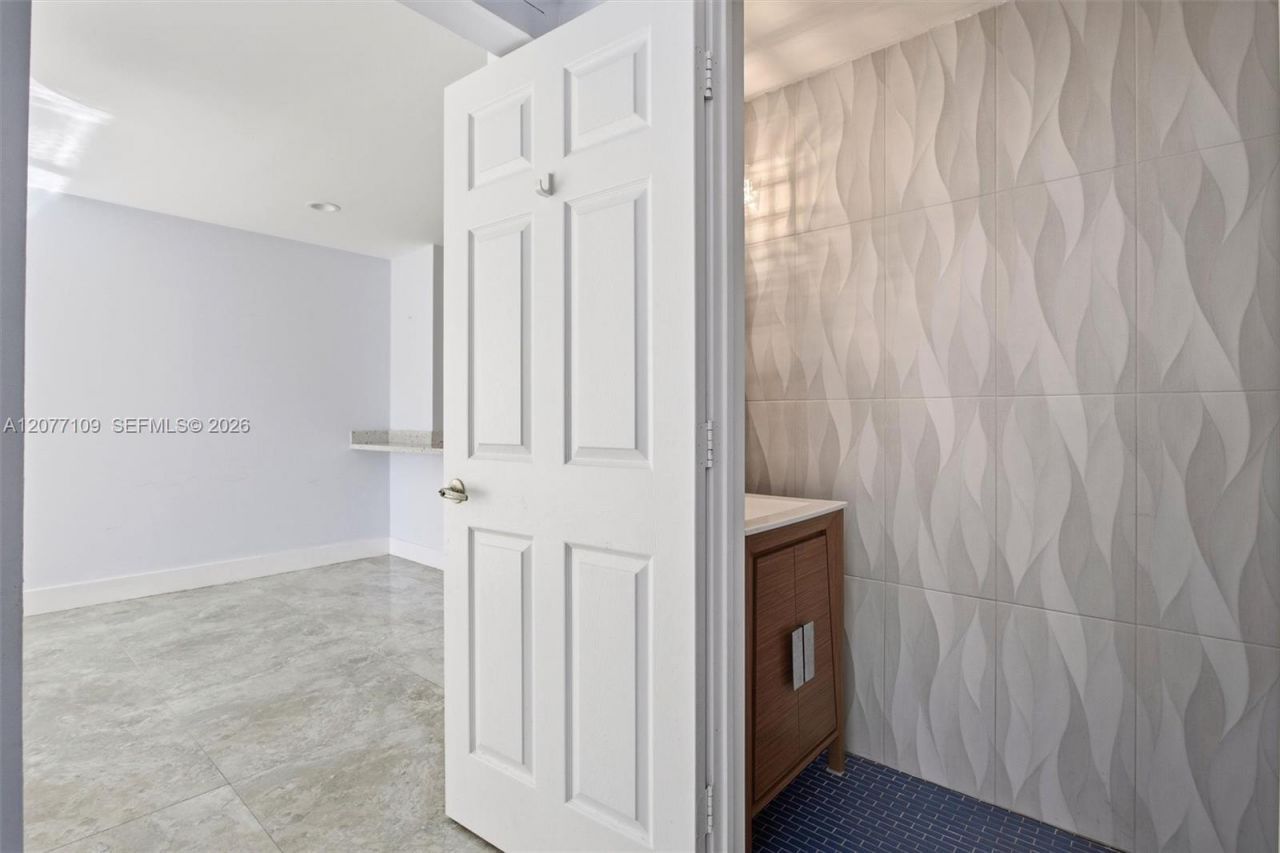 1880 Sweetbay Way, Hollywood, FL 33019 Photo