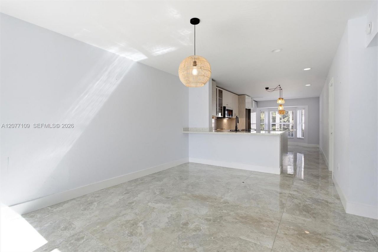 1880 Sweetbay Way, Hollywood, FL 33019 Photo
