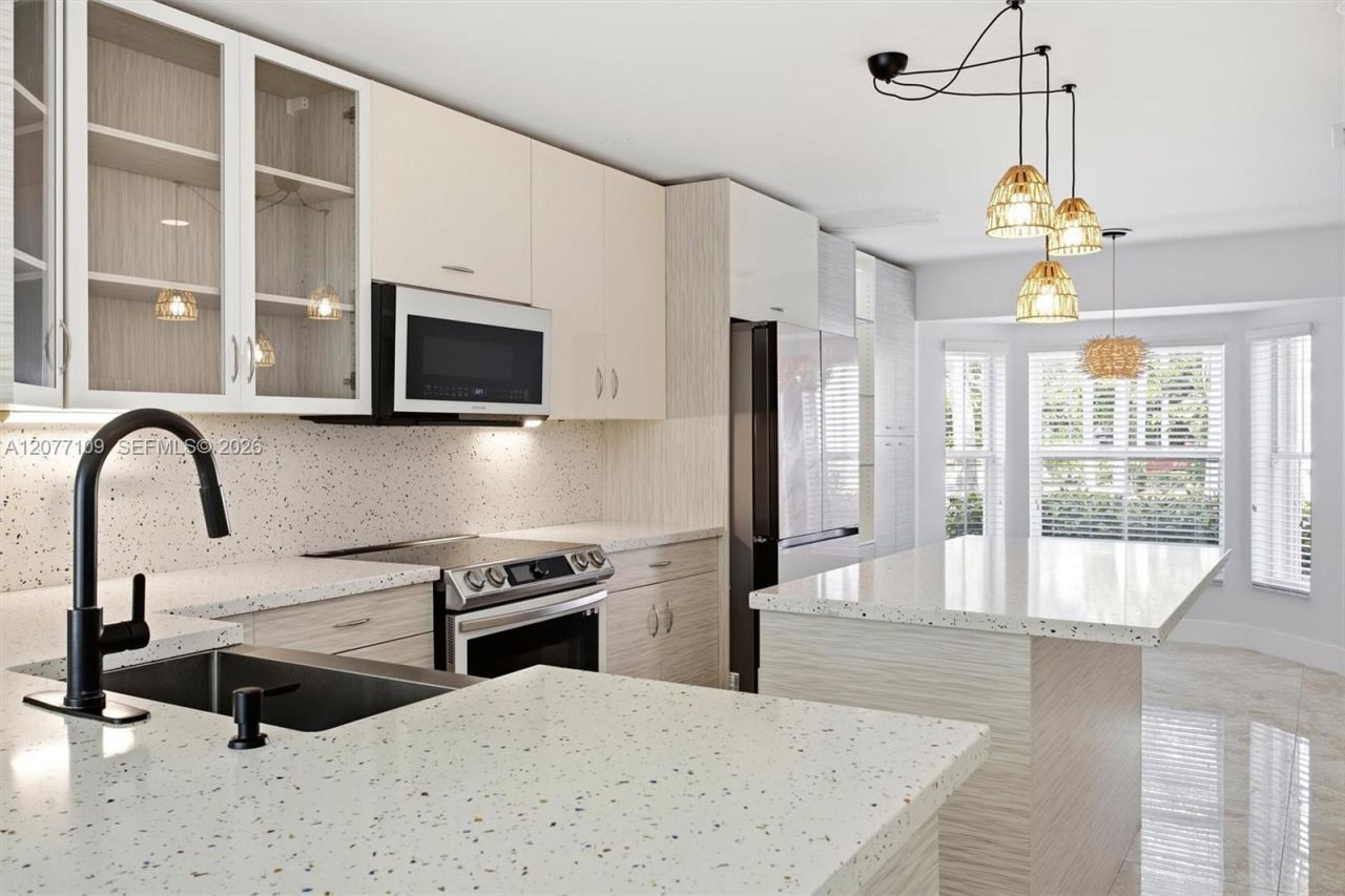 1880 Sweetbay Way, Hollywood, FL 33019 Photo
