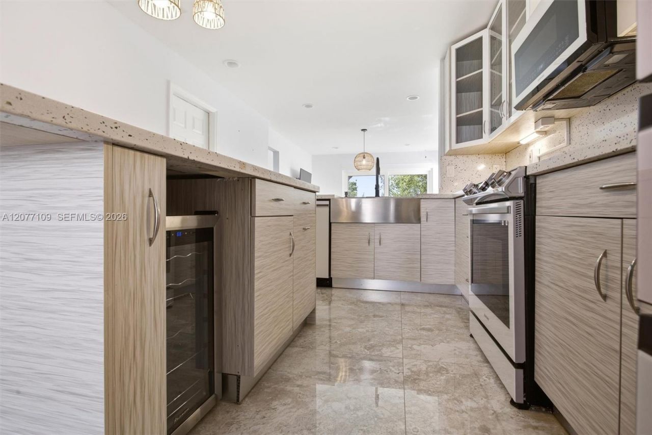 1880 Sweetbay Way, Hollywood, FL 33019 Photo