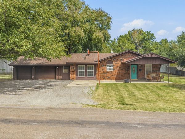 1206 E Schmid , Wynnewood, OK 73098