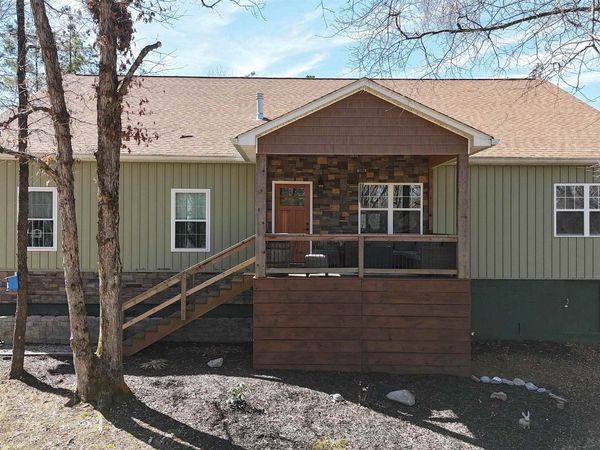 5205 HAMBURG RD, Michie, TN 38357
