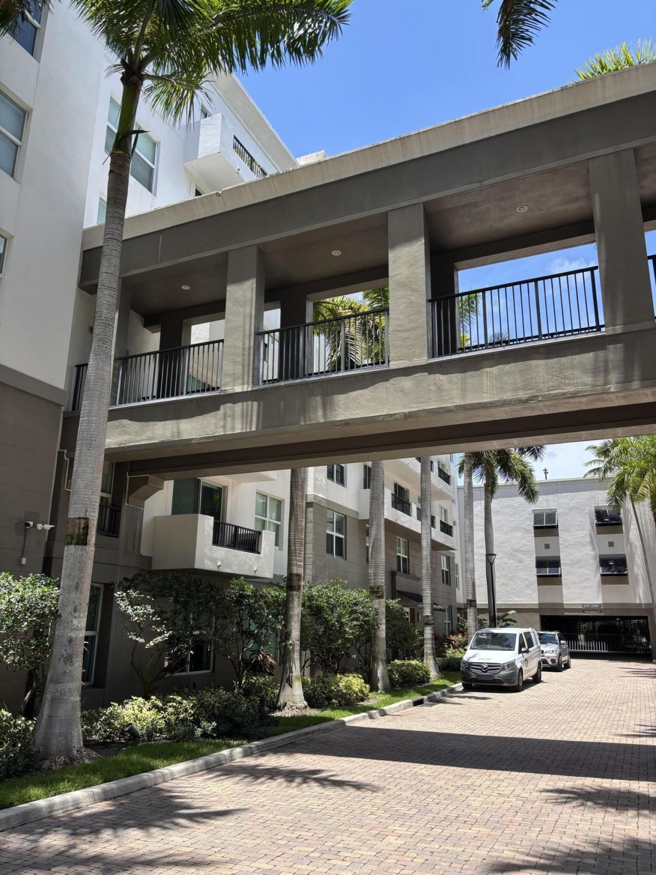 2401 NE 65th Street, Fort Lauderdale, FL 33308 Photo