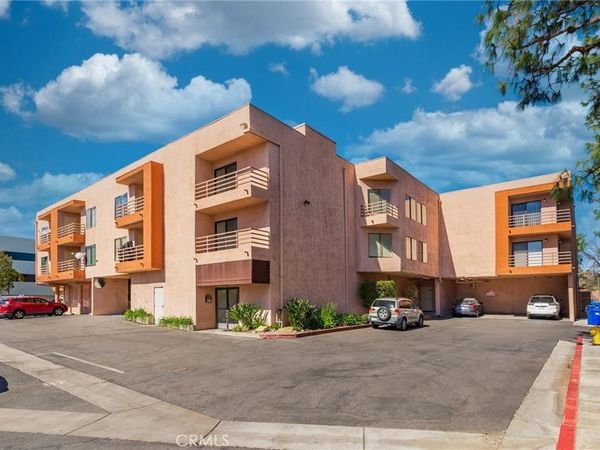 6815 Remmet, Unit 109, Canoga Park, CA 91303