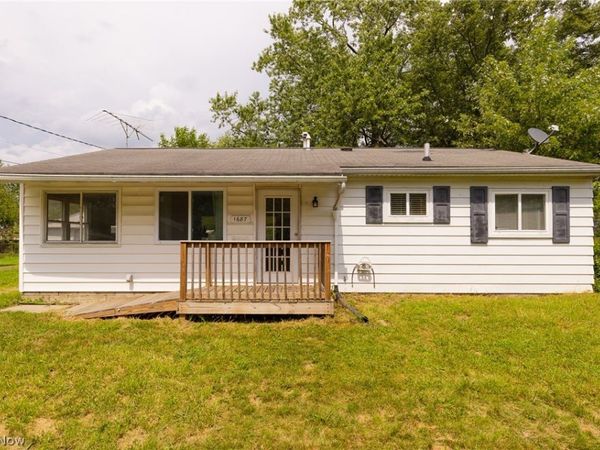 1687 Delia Avenue , Akron, OH 44320