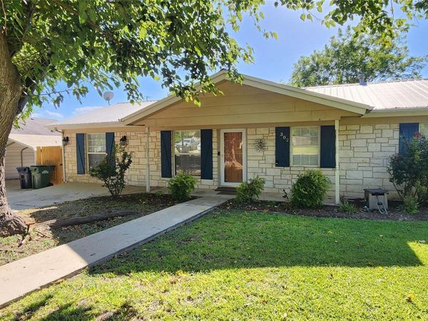 302 Julie ST, Burnet, TX 78611